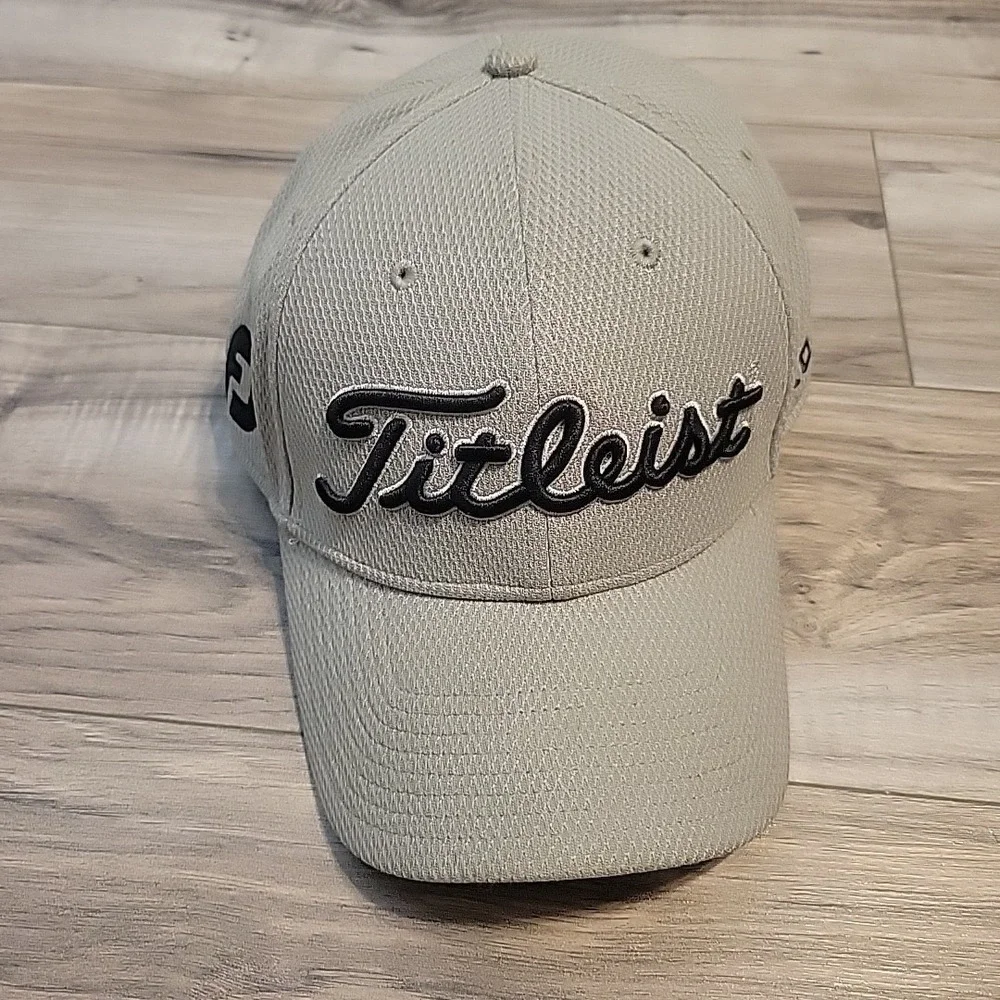 Titleist Pro V1 FootJoy FJ Gray Adult Size L/XL Gray Golf Hat Embroidered‎ Logo